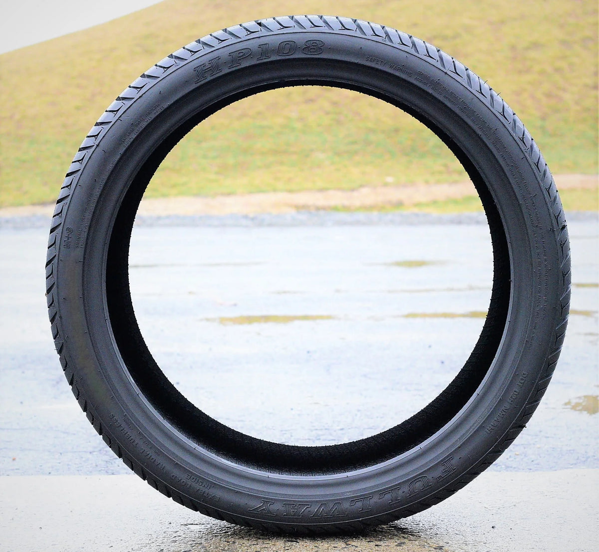 245/40ZR18 97W XL All Season Performance Tire W299484