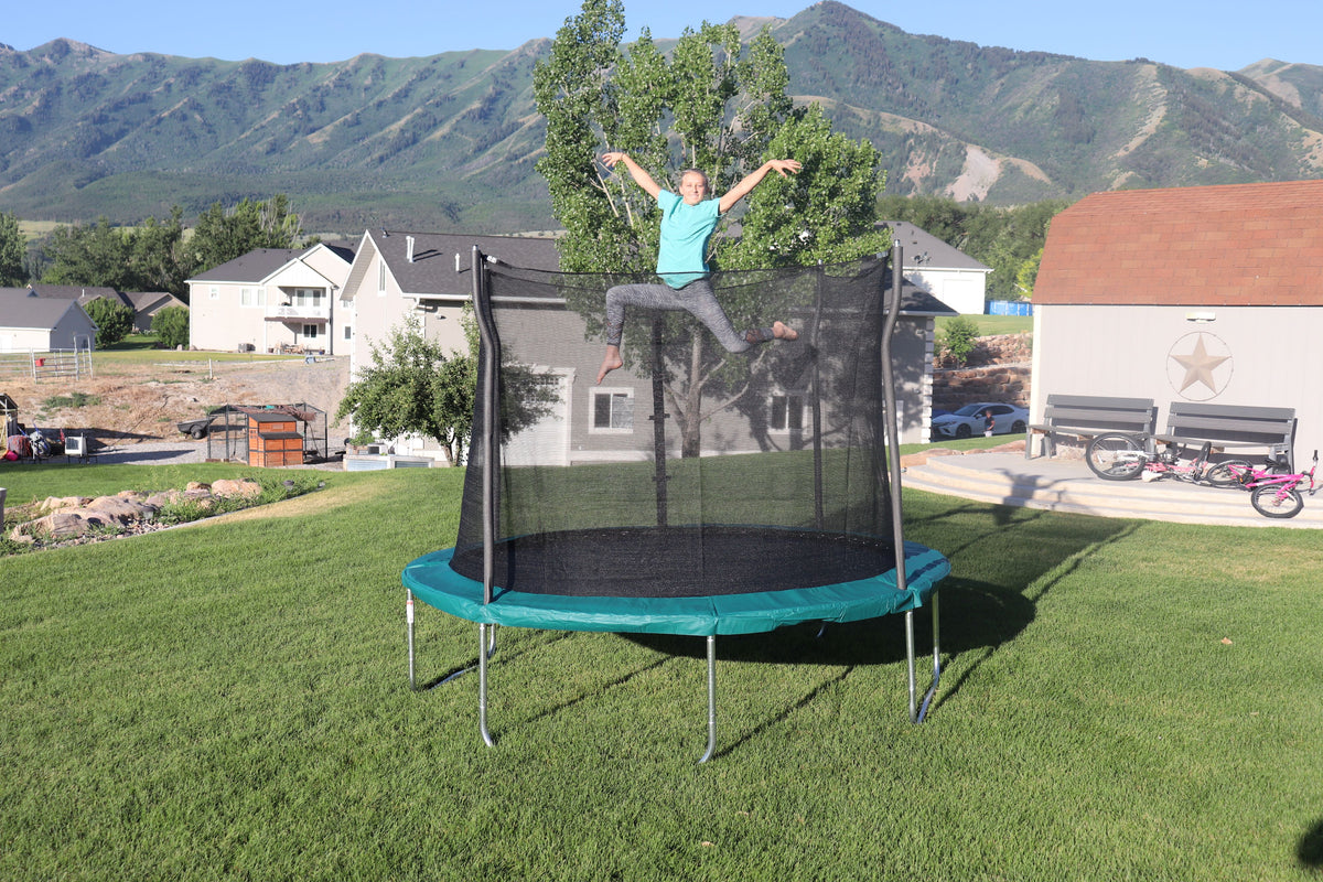 10 foot Trampoline with Green Pad Y890705