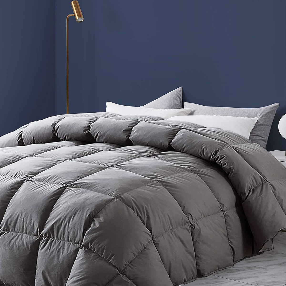 White Cal-King Size Feather & Down Cotton Comforter with 4 Corner Tabs J50794