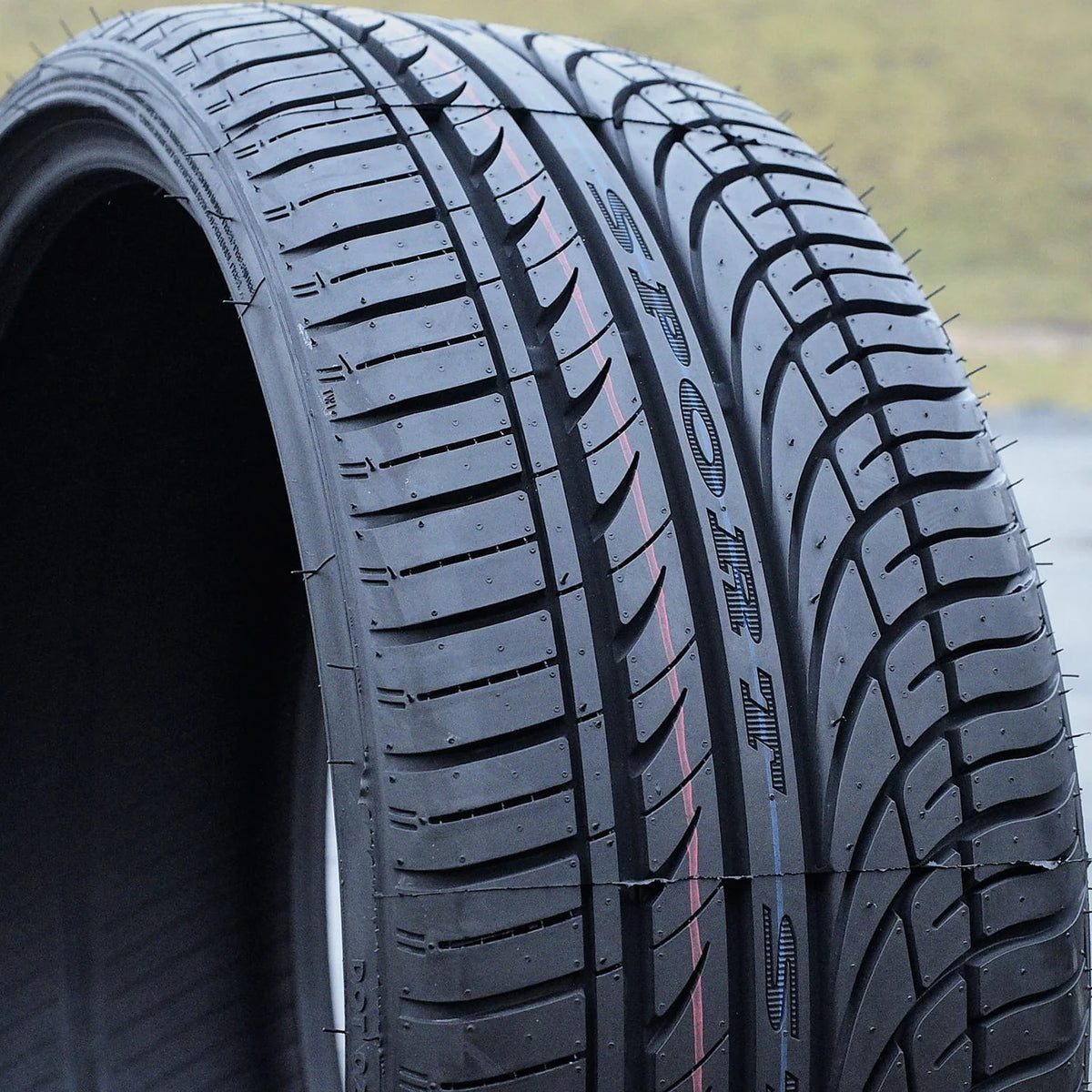 245/40ZR18 97W XL All Season Performance Tire W299484