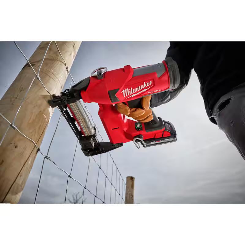 9-Gauge Galvanized Staples 960 Per Box A305