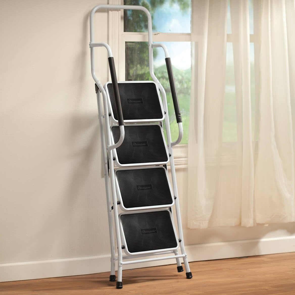 Step Ladder with Handles H28028