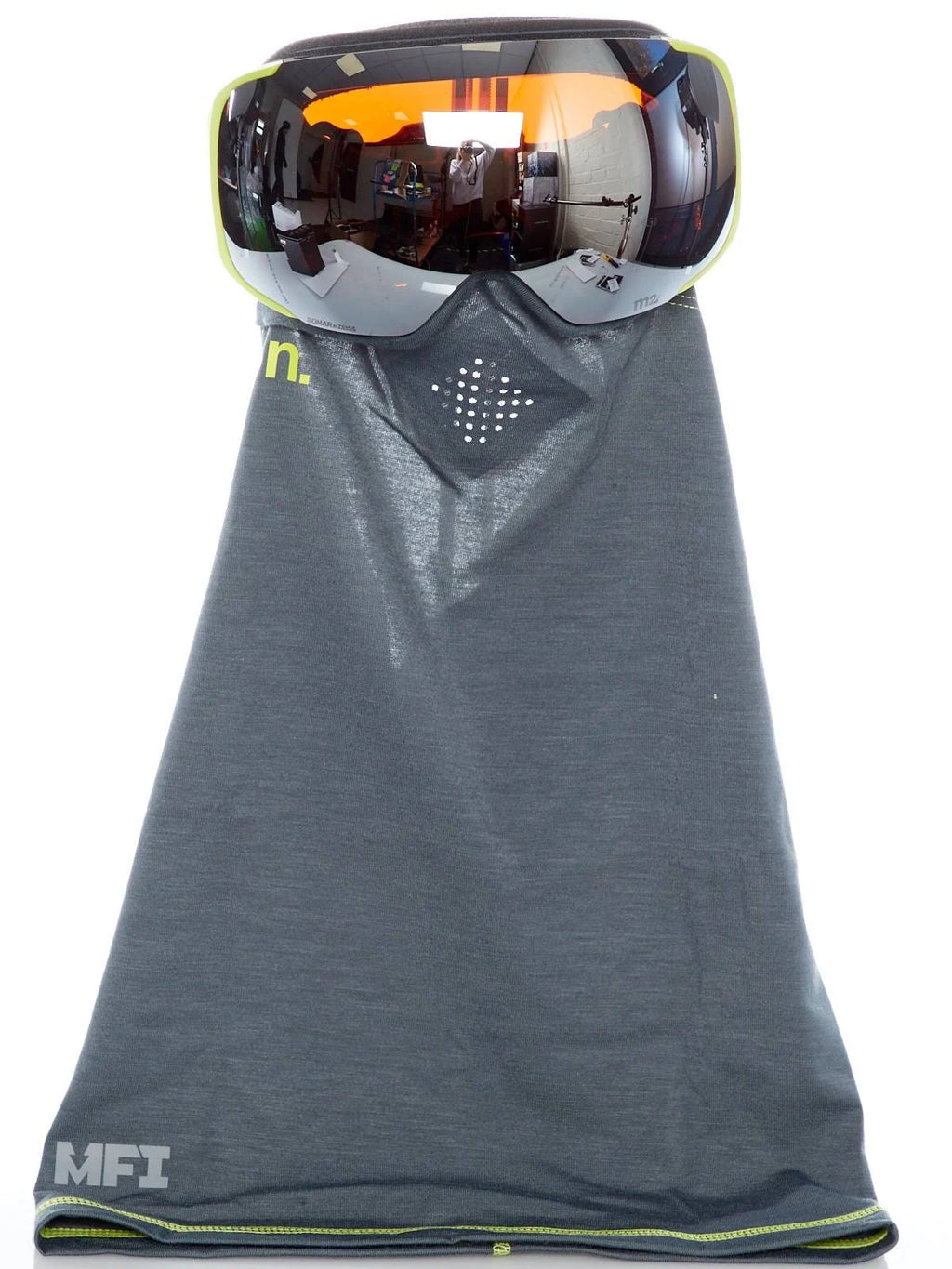 Silver Snowboarding Goggles I3189